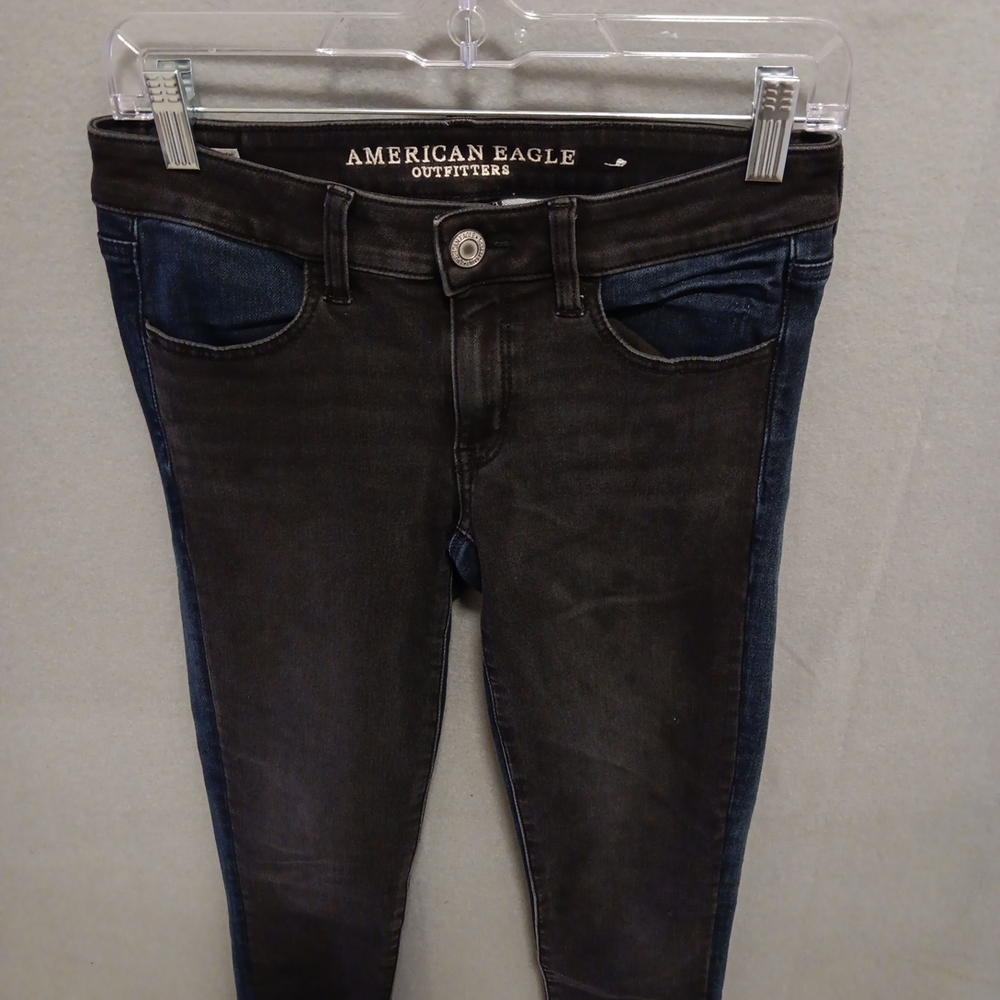 American Eagle Outfitters Teens Black And Blue Vintage Jeans. Size 4 Jeggings